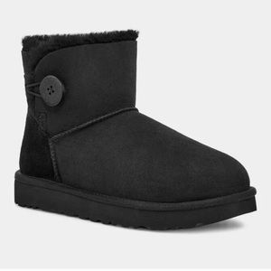 Ugg Bailey Button Mini Black